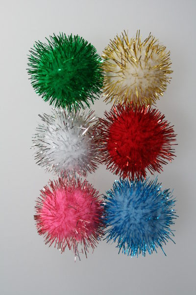 micro pom-pon assorti koker @ 100 stuks
