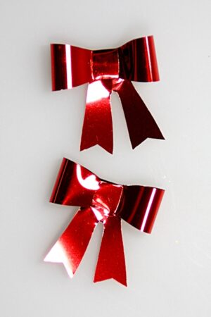 vlinderstrikje rood  met plakker 4 cm doos @ 50